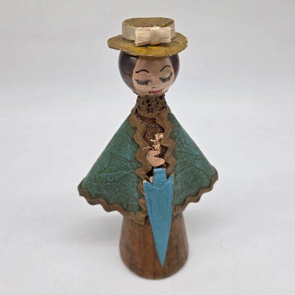 Handcrafted Paper Mache Mexican Doll With Green Cape & Hat Signed - Picture 4 of 8